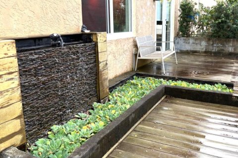 Townhouse in Miami, Florida 3 bedrooms, 136.01 sq.m. № 2050277 - photo 19