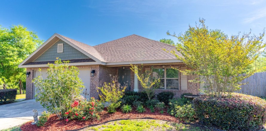 House in De Funiak Springs, Florida 3 bedrooms, 170.94 sq.m. № 560793