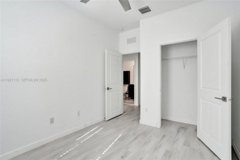 Снять в аренду таунхаус в Лодерхилл, Флорида 3 спальни, 138.98м2, № 1983132 - фото 20