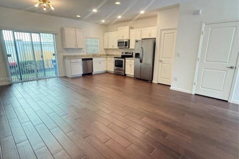 Снять в аренду таунхаус в Лодерхилл, Флорида 3 спальни, 138.98м2, № 1983132 - фото 3