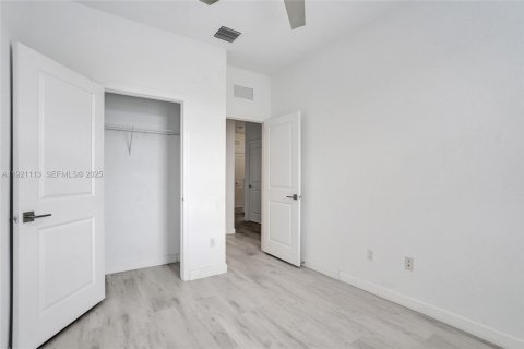 Снять в аренду таунхаус в Лодерхилл, Флорида 3 спальни, 138.98м2, № 1983132 - фото 25