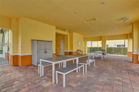 Снять в аренду таунхаус в Лодерхилл, Флорида 3 спальни, 138.98м2, № 1983132 - фото 28