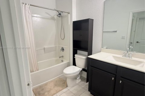 Снять в аренду таунхаус в Лодерхилл, Флорида 3 спальни, 138.98м2, № 1983132 - фото 15