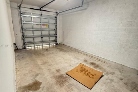 Снять в аренду таунхаус в Лодерхилл, Флорида 3 спальни, 138.98м2, № 1983132 - фото 10