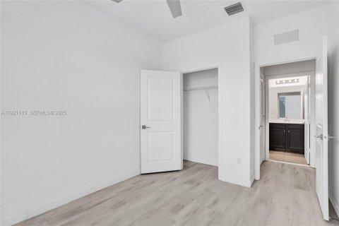 Снять в аренду таунхаус в Лодерхилл, Флорида 3 спальни, 138.98м2, № 1983132 - фото 26