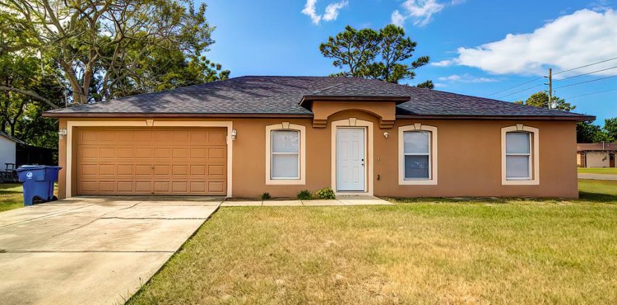Villa ou maison à Spring Hill, Floride 4 chambres, 166.11 m2 № 1511224