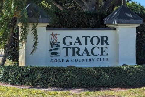 Commercial property in Fort Pierce, Florida 170.01 sq.m. № 1161928 - photo 1