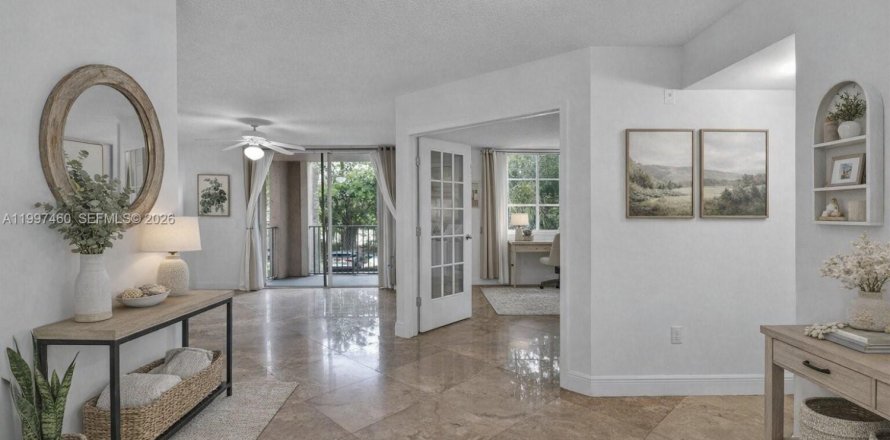 Кондоминиум с 2 спальнями в Мирамар, Флорида № 2059302