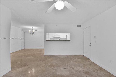 Снять в аренду кондоминиум в Мирамар, Флорида 2 спальни, 75.9м2, № 2059302 - фото 6