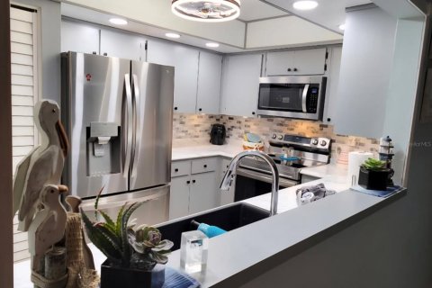 Condominio en venta en Port Richey, Florida, 2 dormitorios, 92.9 m2 № 2221448 - foto 5