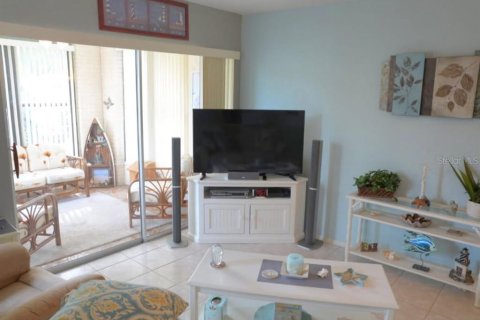 Condominio en venta en Port Richey, Florida, 2 dormitorios, 92.9 m2 № 2221448 - foto 3