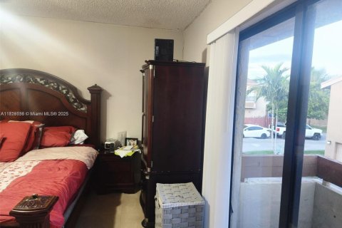 Touwnhouse à vendre à Miramar, Floride: 3 chambres, 111.48 m2 № 1775974 - photo 9