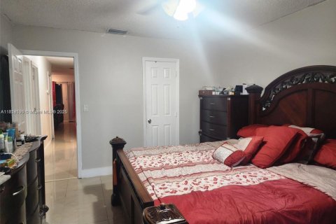 Touwnhouse à vendre à Miramar, Floride: 3 chambres, 111.48 m2 № 1775974 - photo 7