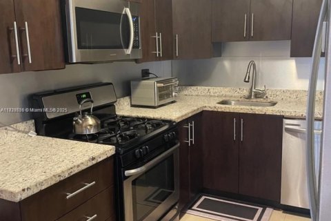 Touwnhouse à vendre à Miramar, Floride: 3 chambres, 111.48 m2 № 1775974 - photo 6