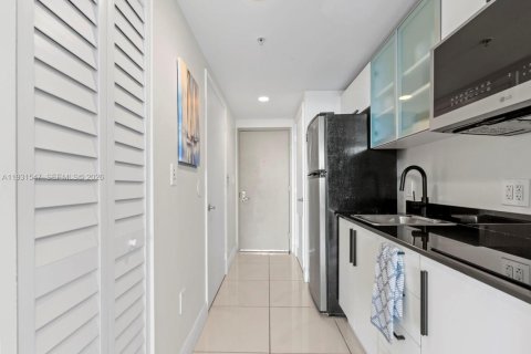 Copropriété à vendre à Miami, Floride: 46.73 m2 № 1998672 - photo 13