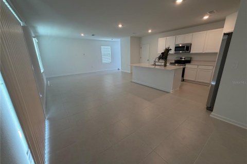 House in Eustis, Florida 4 bedrooms, 174.1 sq.m. № 2230885 - photo 10