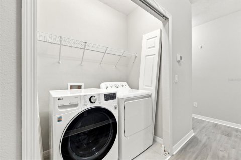 Touwnhouse à vendre à Orlando, Floride: 3 chambres, 145.95 m2 № 2305941 - photo 15