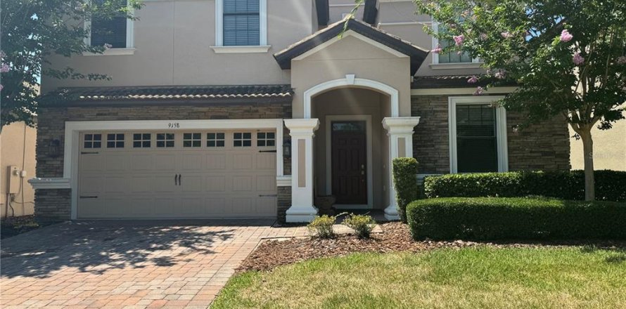House in Davenport, Florida 8 bedrooms, 363.15 sq.m. № 1757738