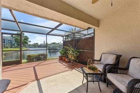 Copropriété à vendre à Tampa, Floride: 3 chambres, 130.25 m2 № 1918568 - photo 5