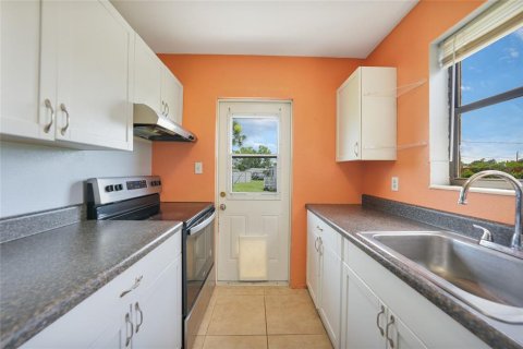 Villa ou maison à vendre à North Port, Floride: 2 chambres, 60.2 m2 № 1840542 - photo 9