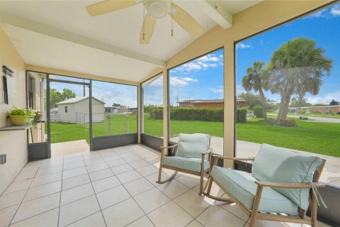 Villa ou maison à vendre à North Port, Floride: 2 chambres, 60.2 m2 № 1840542 - photo 5