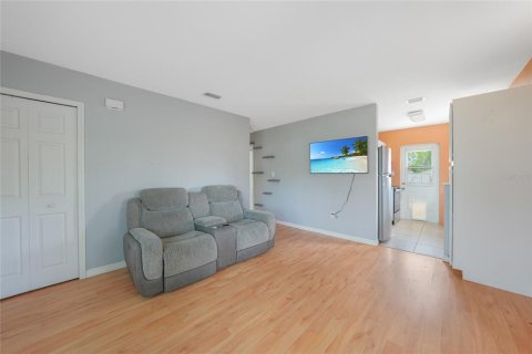 Villa ou maison à vendre à North Port, Floride: 2 chambres, 60.2 m2 № 1840542 - photo 7