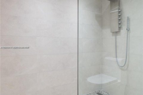 Copropriété à vendre à Miami, Floride: 2 chambres, 135.64 m2 № 1998307 - photo 12