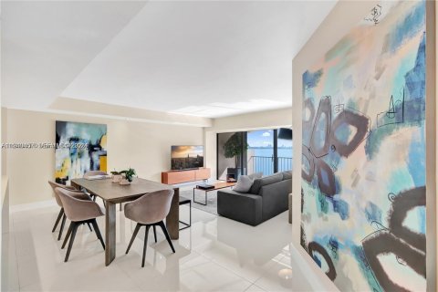 Copropriété à vendre à Miami, Floride: 2 chambres, 135.64 m2 № 1998307 - photo 2