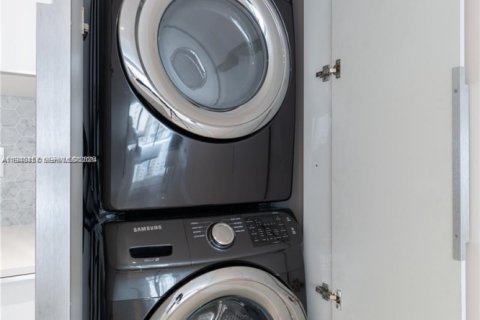 Copropriété à vendre à Miami, Floride: 2 chambres, 135.64 m2 № 1998307 - photo 15