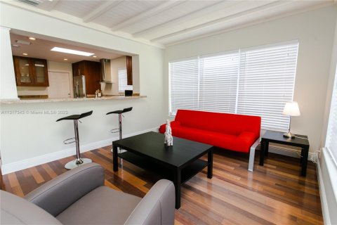 Снять в аренду виллу или дом в Холливуд, Флорида 4 спальни, 158.12м2, № 1958476 - фото 19