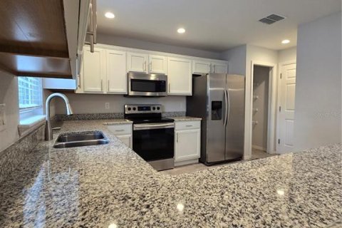 Townhouse in Riverview, Florida 3 bedrooms, 163.88 sq.m. № 2222859 - photo 6