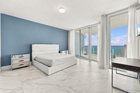 Condo in Fort Lauderdale, Florida, 3 bedrooms  № 2422972 - photo 22