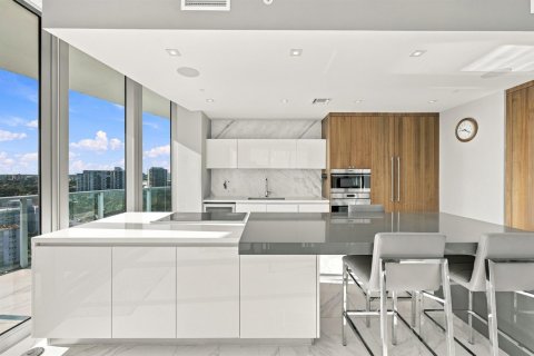 Condo in Fort Lauderdale, Florida, 3 bedrooms  № 2422972 - photo 13