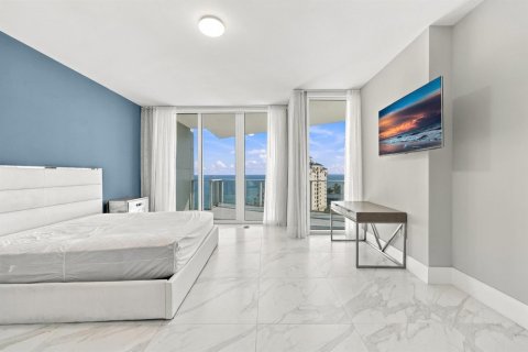Condo in Fort Lauderdale, Florida, 3 bedrooms  № 2422972 - photo 21