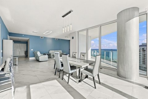 Condo in Fort Lauderdale, Florida, 3 bedrooms  № 2422972 - photo 10