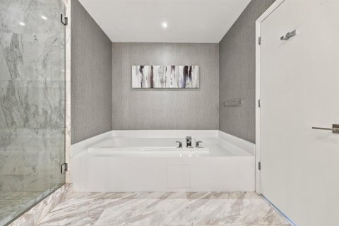Condo in Fort Lauderdale, Florida, 3 bedrooms  № 2422972 - photo 19