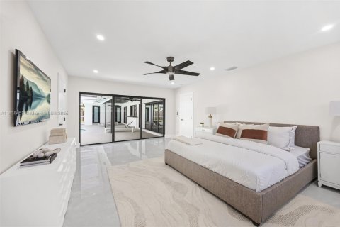 House in Plantation, Florida 4 bedrooms, 240.52 sq.m. № 1823945 - photo 22
