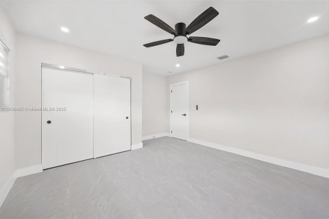 House in Plantation, Florida 4 bedrooms, 240.52 sq.m. № 1823945 - photo 28