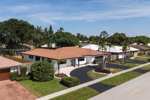 House in Plantation, Florida 4 bedrooms, 240.52 sq.m. № 1823945 - photo 5