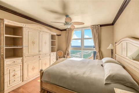Condo in Sunny Isles Beach, Florida, 4 bedrooms  № 1862114 - photo 25