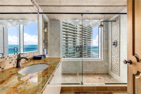 Condo in Sunny Isles Beach, Florida, 4 bedrooms  № 1862114 - photo 18