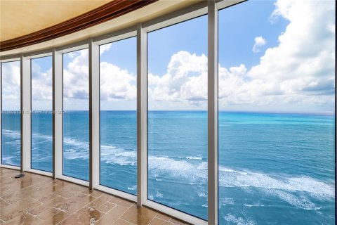 Condo in Sunny Isles Beach, Florida, 4 bedrooms  № 1862114 - photo 7
