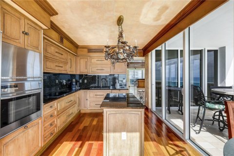Condo in Sunny Isles Beach, Florida, 4 bedrooms  № 1862114 - photo 12