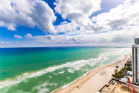Condo in Sunny Isles Beach, Florida, 4 bedrooms  № 1862114 - photo 2