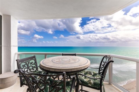 Condo in Sunny Isles Beach, Florida, 4 bedrooms  № 1862114 - photo 10
