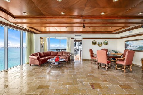Condo in Sunny Isles Beach, Florida, 4 bedrooms  № 1862114 - photo 8