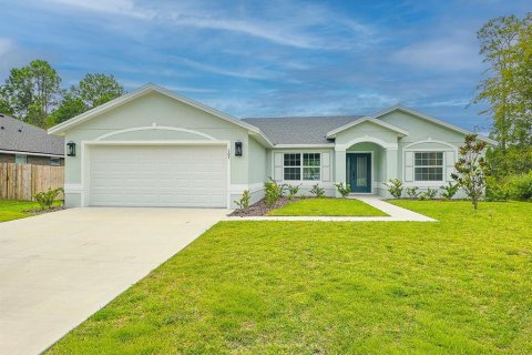 House in Palm Coast, Florida 3 bedrooms, 148.64 sq.m. № 1914302 - photo 1