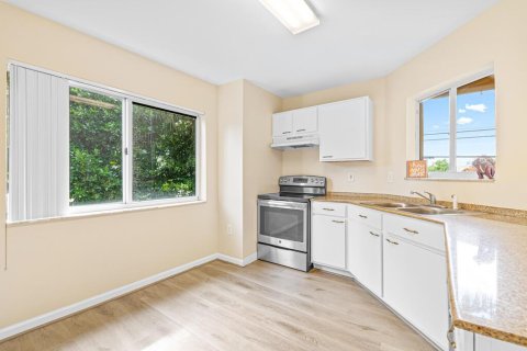 Copropriété à louer à Hypoluxo, Floride: 2 chambres, 106.56 m2 № 2305330 - photo 12