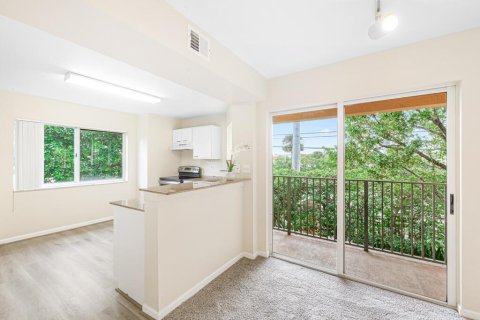 Copropriété à louer à Hypoluxo, Floride: 2 chambres, 106.56 m2 № 2305330 - photo 10