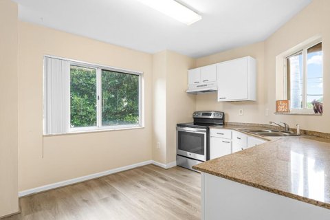 Copropriété à louer à Hypoluxo, Floride: 2 chambres, 106.56 m2 № 2305330 - photo 11